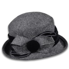 Cappello Donna Modello Cloche Tessuto in Feltro  100% lana